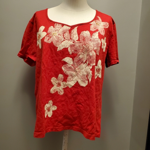 Emma James Red Floral Cotton Graphic Tee Shirt - Picture 3 of 7